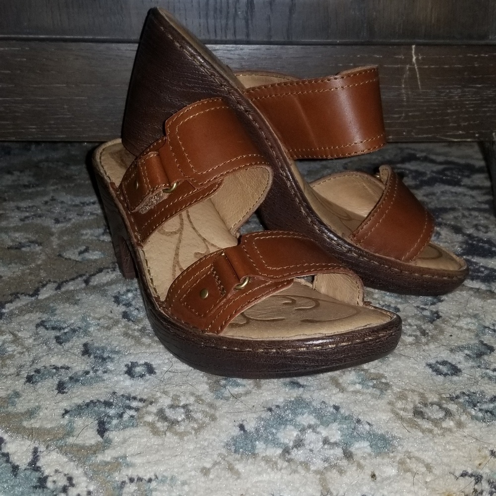 Born sandals